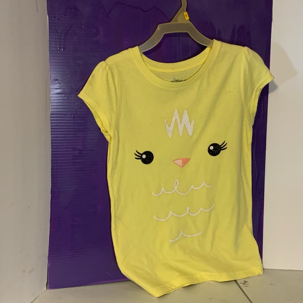 Kids clothes, adult clothes, footwear, handmade goods. And much more.